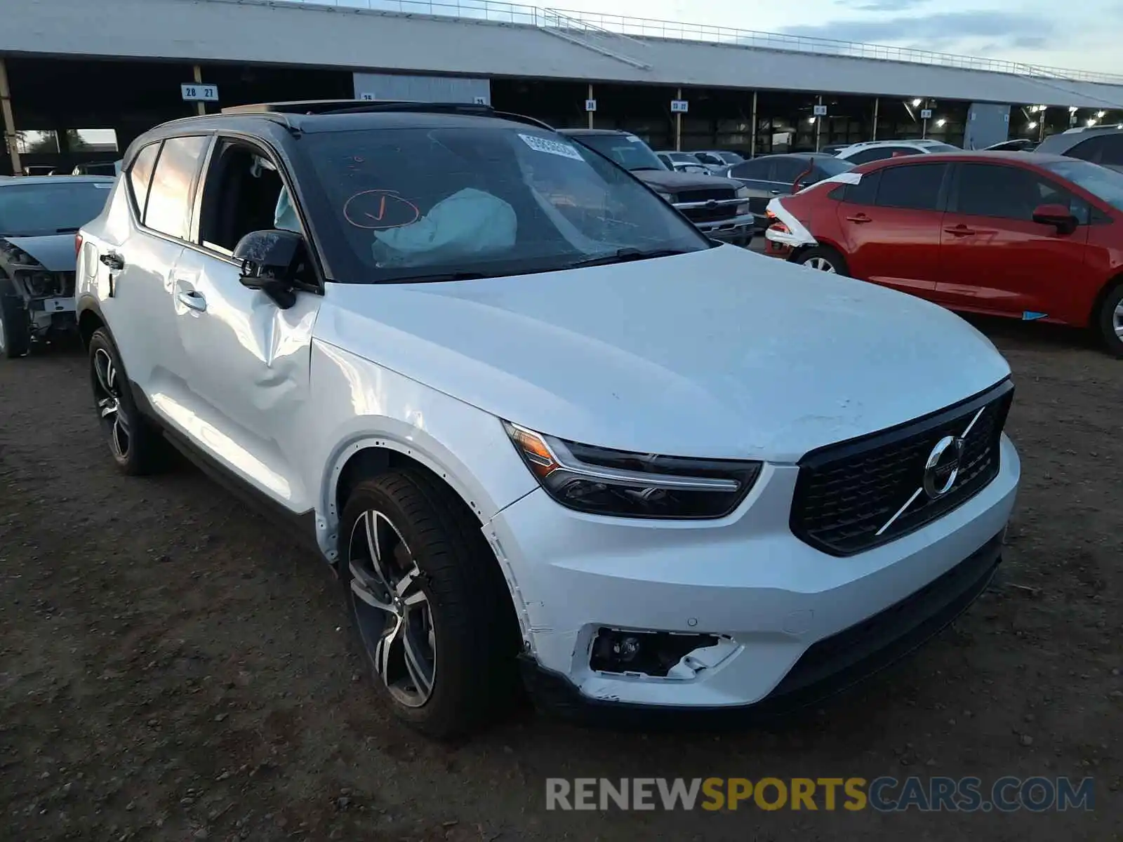 1 Photograph of a damaged car YV4AC2HM1M2424874 VOLVO XC40 2021