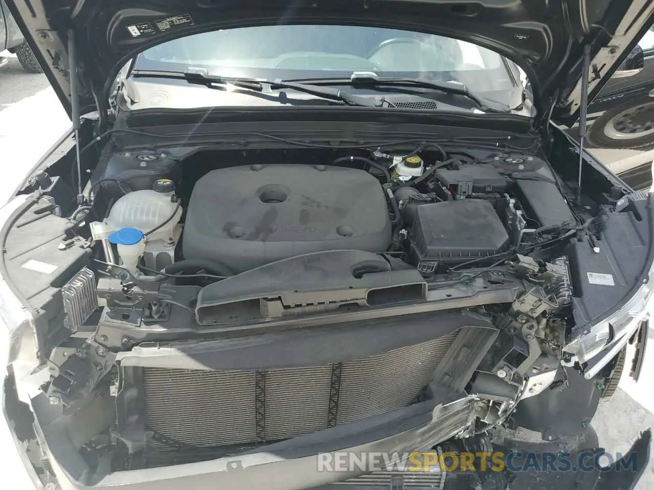 12 Photograph of a damaged car YV4AC2HM1M2470902 VOLVO XC40 2021