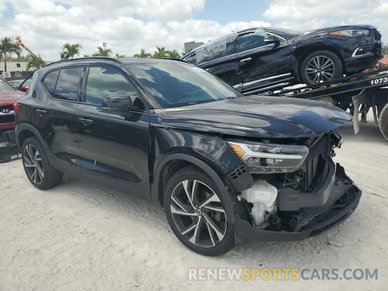 4 Photograph of a damaged car YV4AC2HM1M2470902 VOLVO XC40 2021