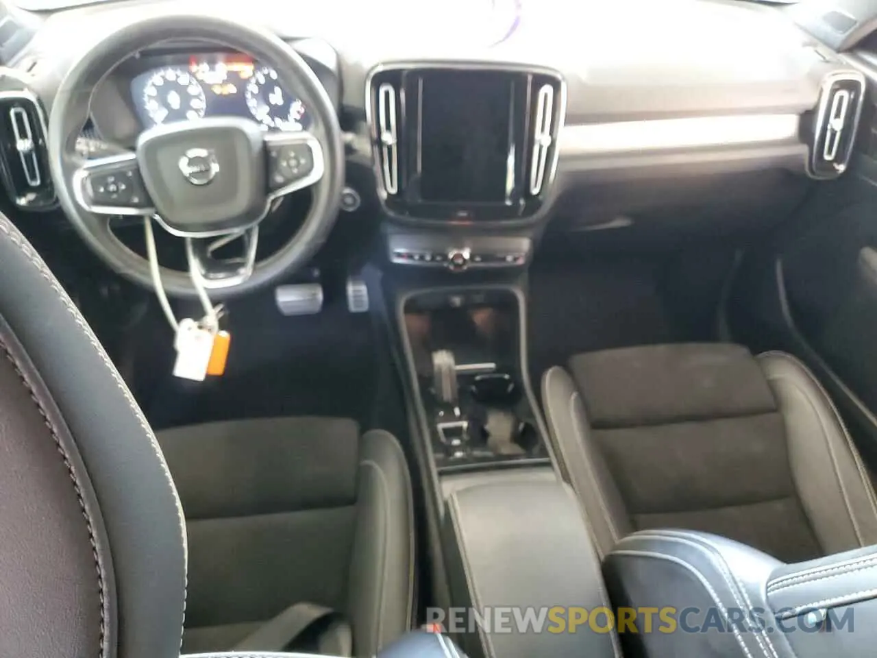 8 Photograph of a damaged car YV4AC2HM2M2615140 VOLVO XC40 2021