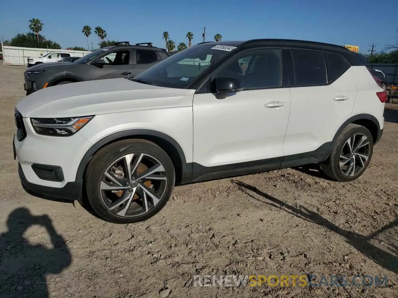 1 Photograph of a damaged car YV4AC2HM4M2470294 VOLVO XC40 2021