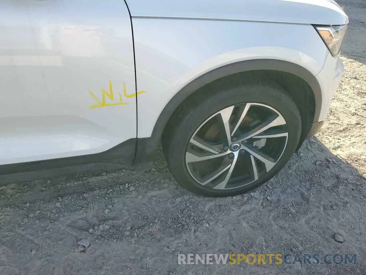 13 Photograph of a damaged car YV4AC2HM4M2470294 VOLVO XC40 2021