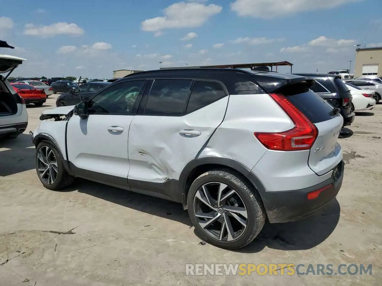 2 Photograph of a damaged car YV4AC2HM6M2488070 VOLVO XC40 2021