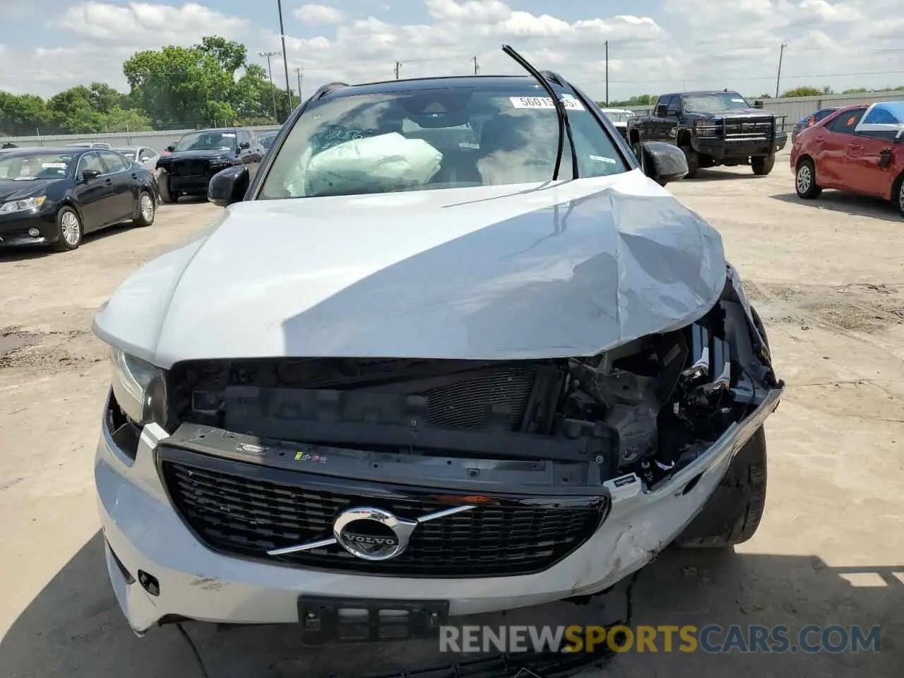 5 Photograph of a damaged car YV4AC2HM6M2488070 VOLVO XC40 2021