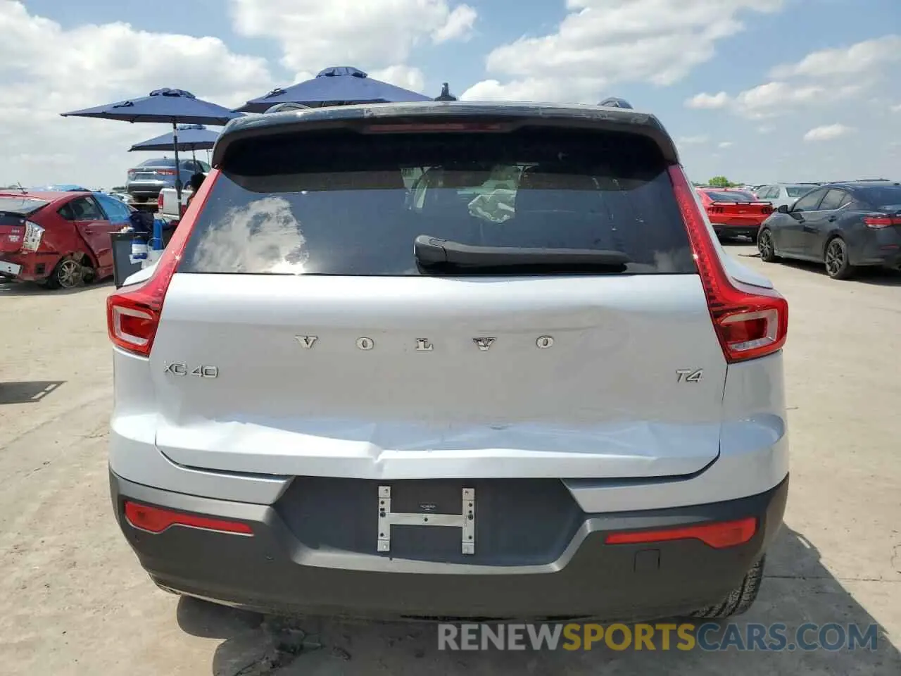6 Photograph of a damaged car YV4AC2HM6M2488070 VOLVO XC40 2021
