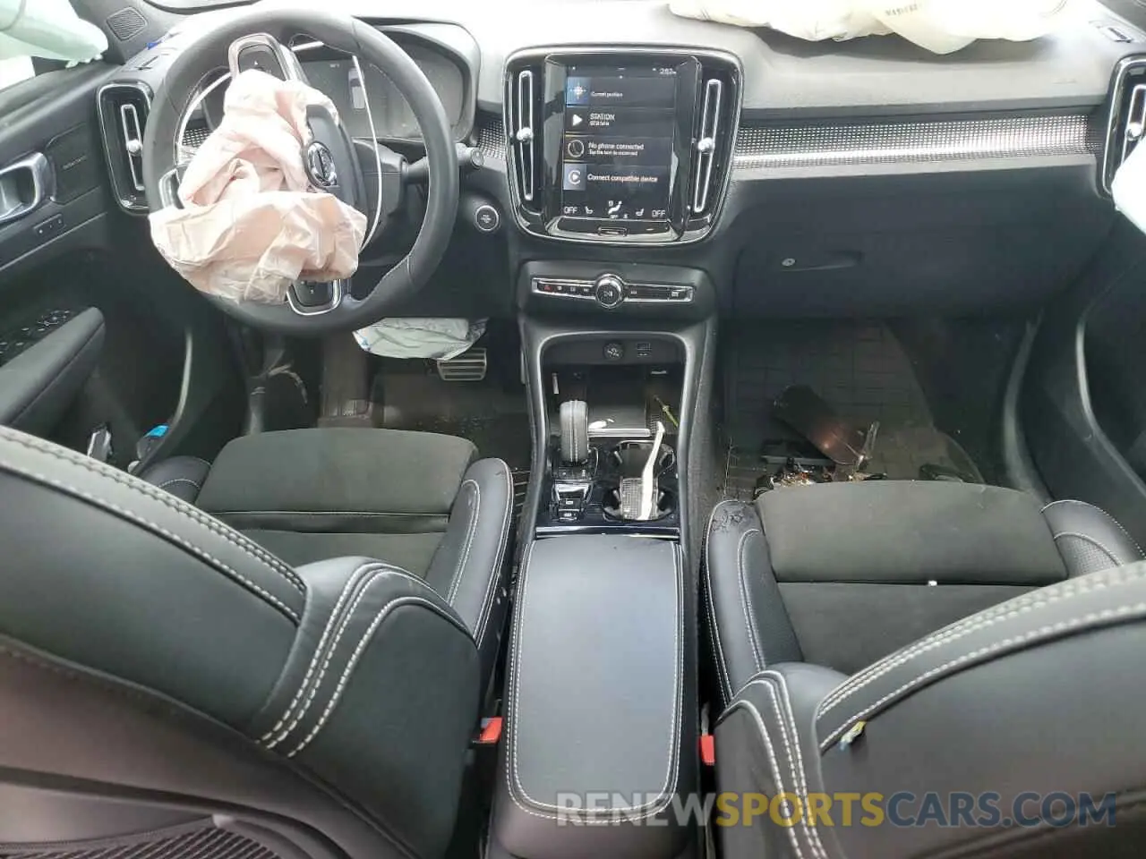 8 Photograph of a damaged car YV4AC2HM6M2488070 VOLVO XC40 2021