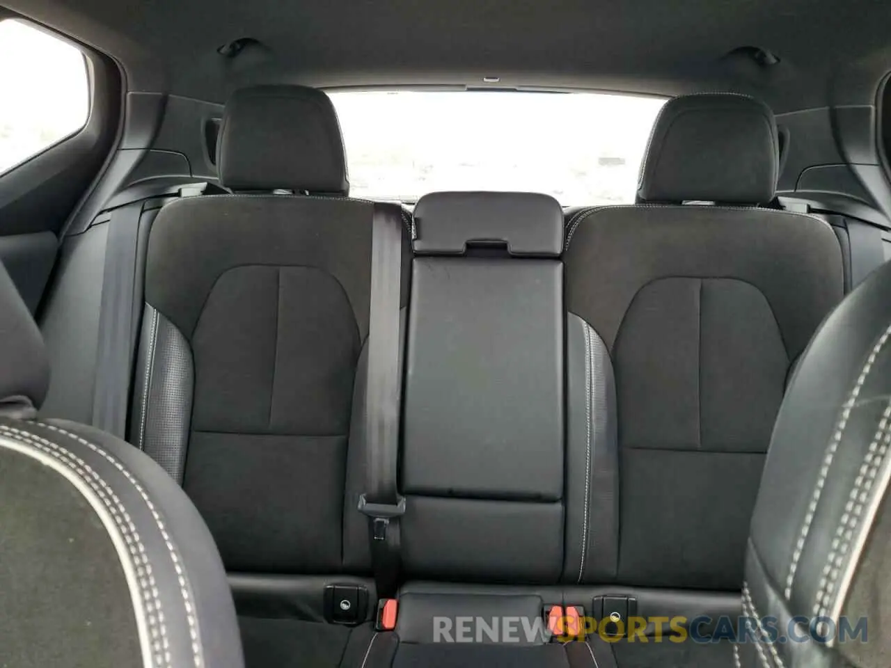 10 Photograph of a damaged car YV4AC2HM8M2414648 VOLVO XC40 2021