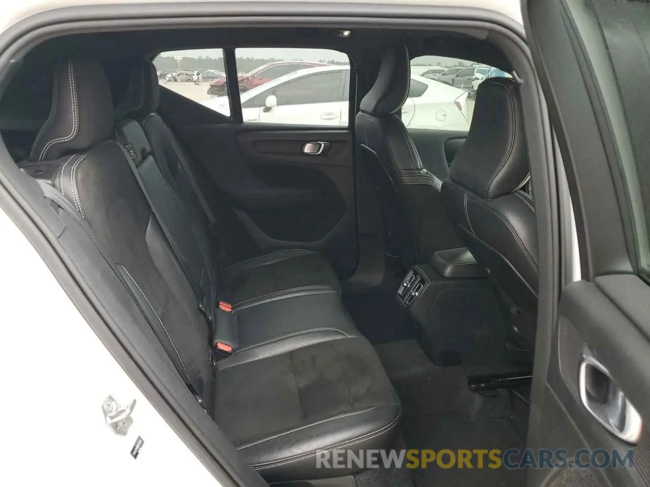 11 Photograph of a damaged car YV4AC2HM8M2414648 VOLVO XC40 2021
