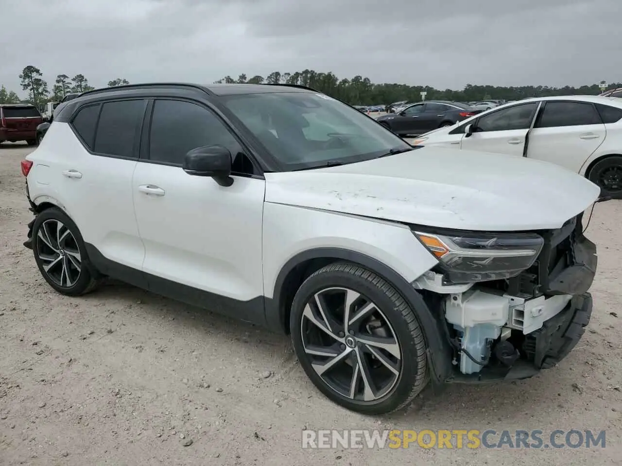 4 Photograph of a damaged car YV4AC2HM8M2414648 VOLVO XC40 2021