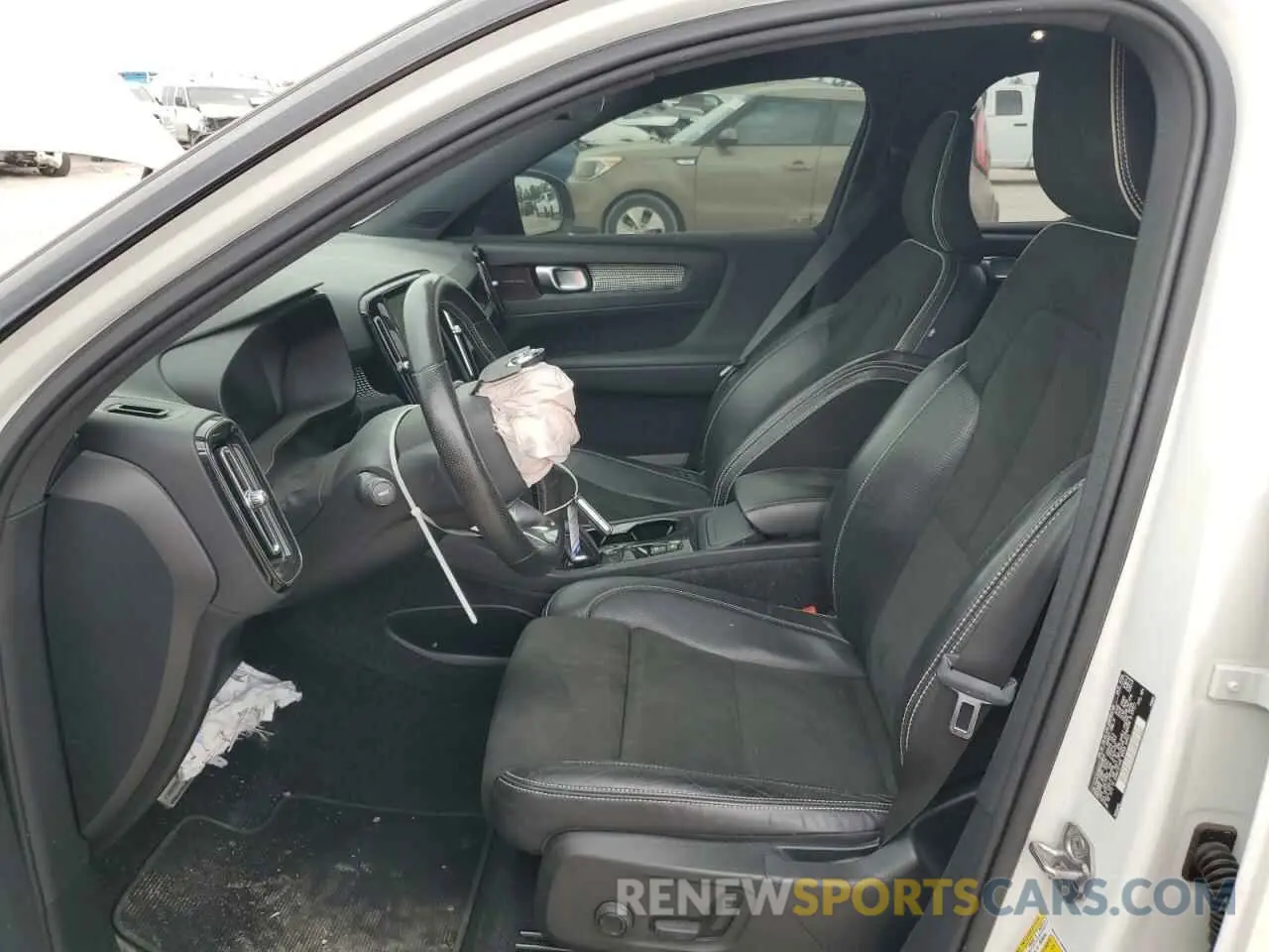 7 Photograph of a damaged car YV4AC2HM8M2414648 VOLVO XC40 2021