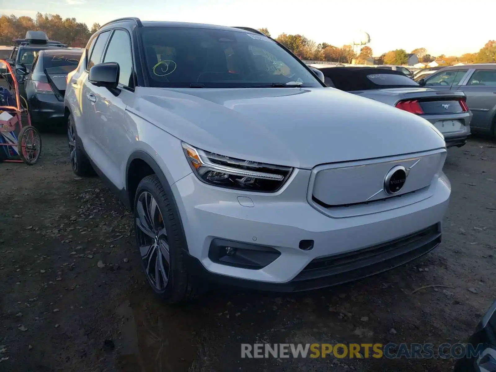 1 Photograph of a damaged car YV4ED3UR0M2439341 VOLVO XC40 2021