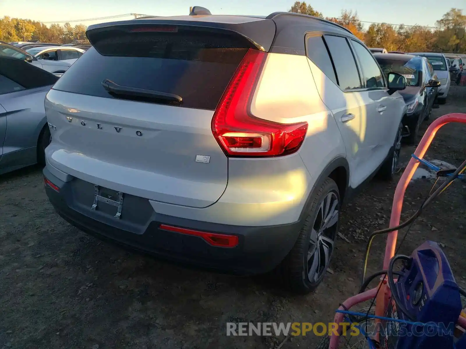 4 Photograph of a damaged car YV4ED3UR0M2439341 VOLVO XC40 2021