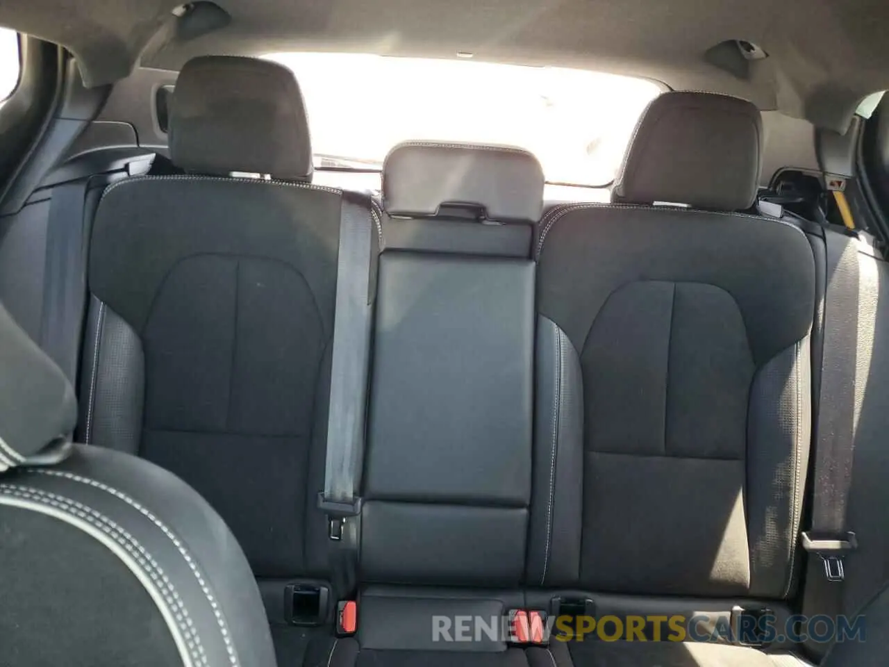 10 Photograph of a damaged car YV4ED3UR2M2558167 VOLVO XC40 2021
