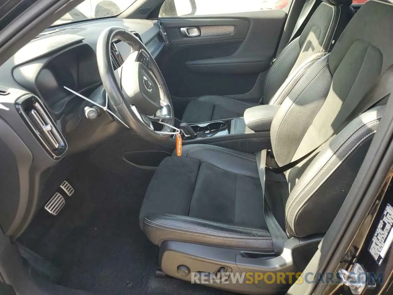 7 Photograph of a damaged car YV4ED3UR2M2567418 VOLVO XC40 2021