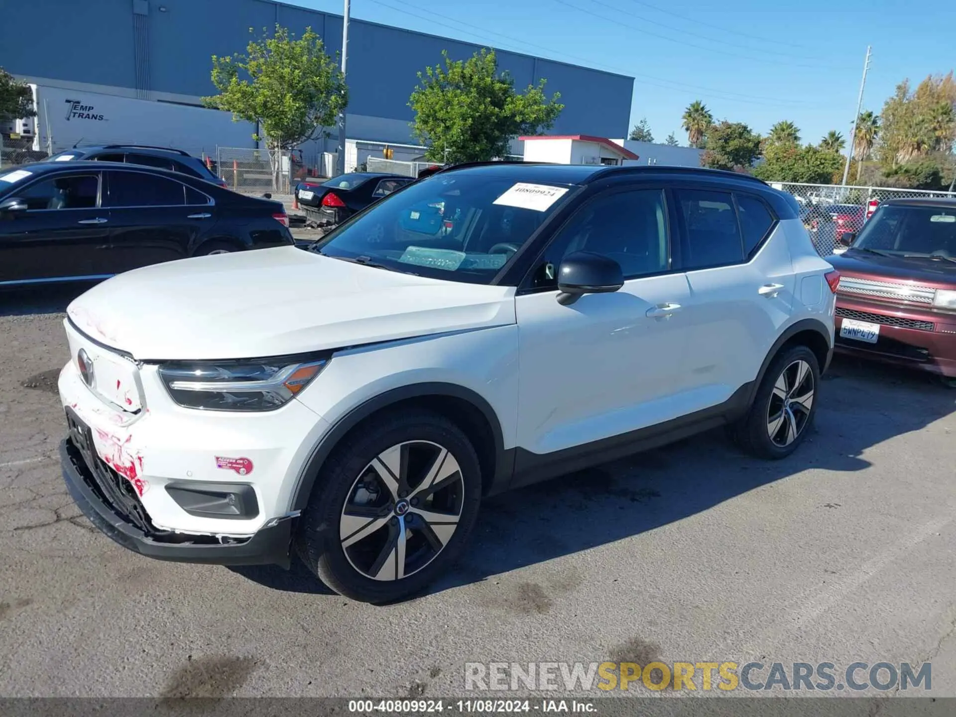 2 Photograph of a damaged car YV4ED3UR2M2587135 VOLVO XC40 2021