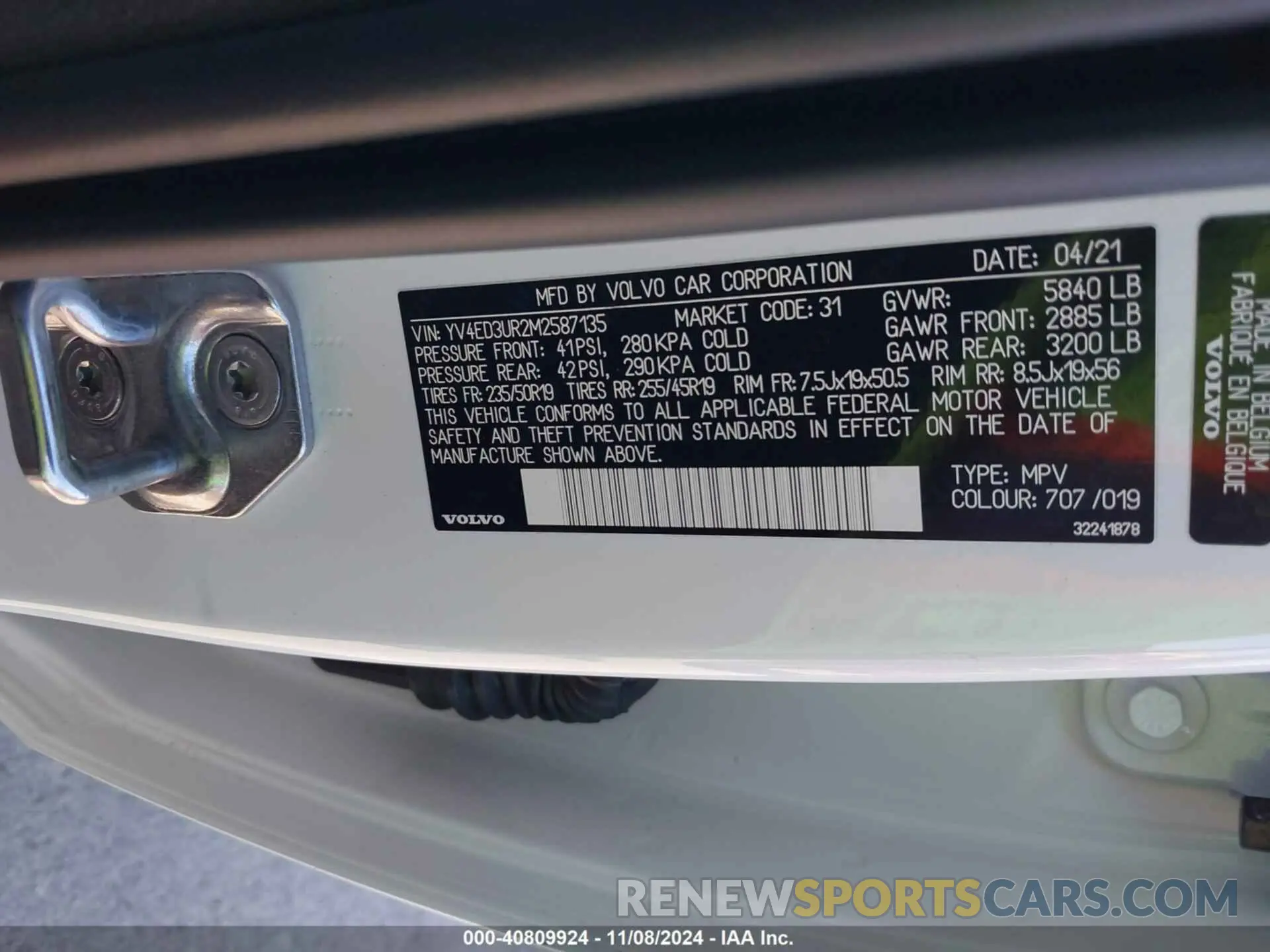 9 Photograph of a damaged car YV4ED3UR2M2587135 VOLVO XC40 2021