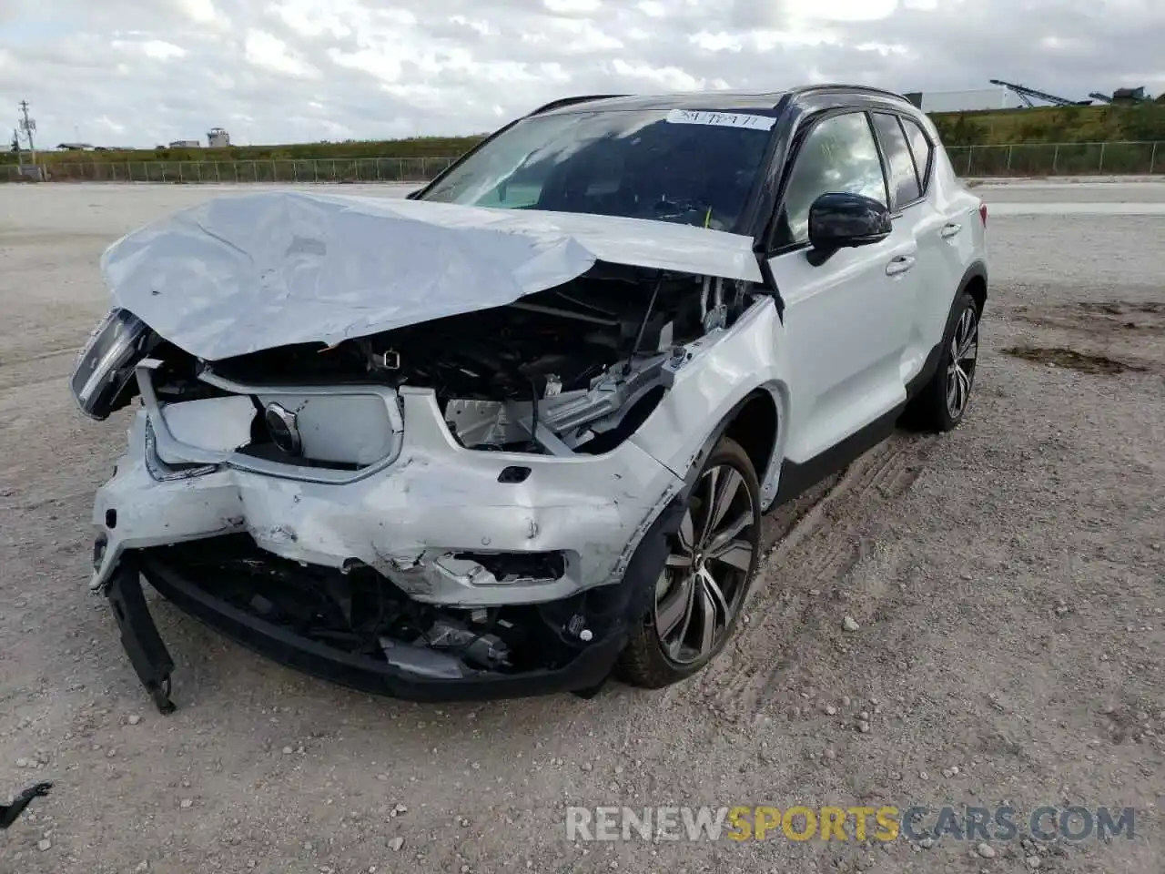 2 Photograph of a damaged car YV4ED3UR3M2461950 VOLVO XC40 2021