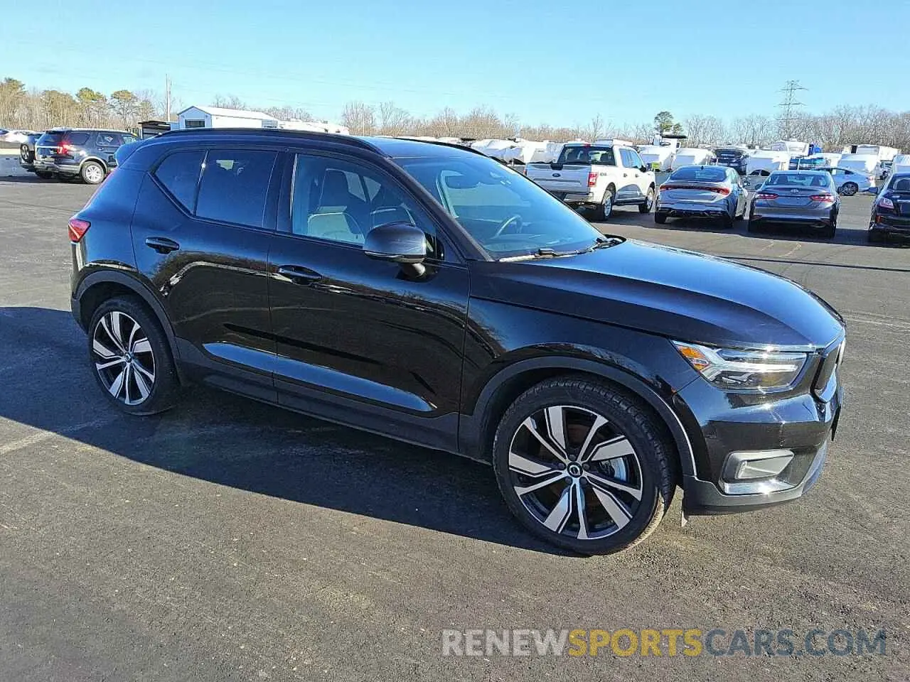 4 Photograph of a damaged car YV4ED3UR3M2609918 VOLVO XC40 2021