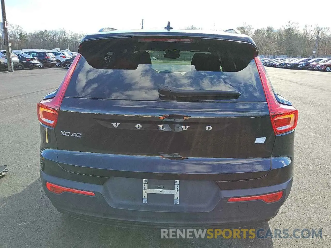 6 Photograph of a damaged car YV4ED3UR3M2609918 VOLVO XC40 2021