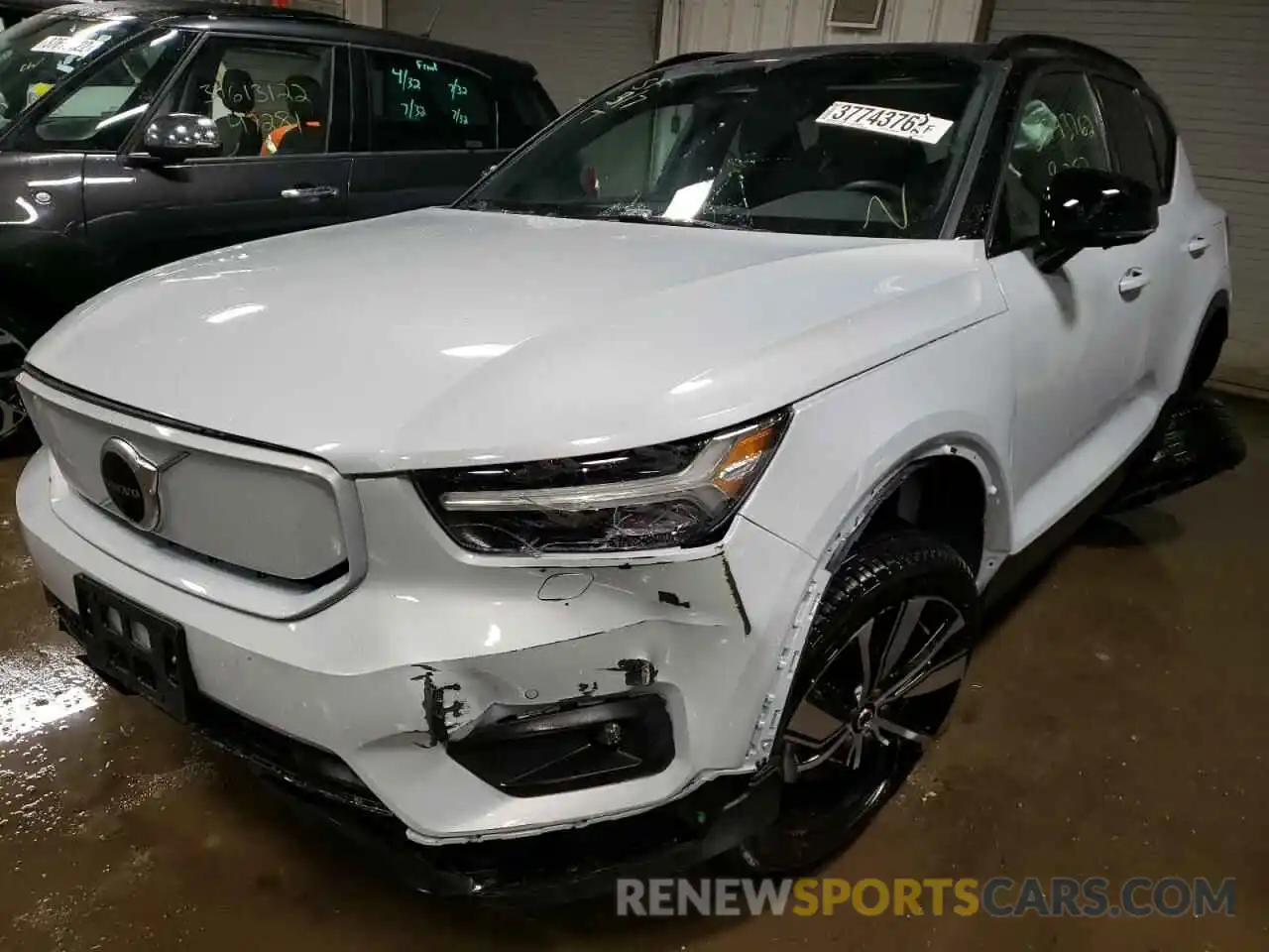 2 Photograph of a damaged car YV4ED3UR4M2588979 VOLVO XC40 2021