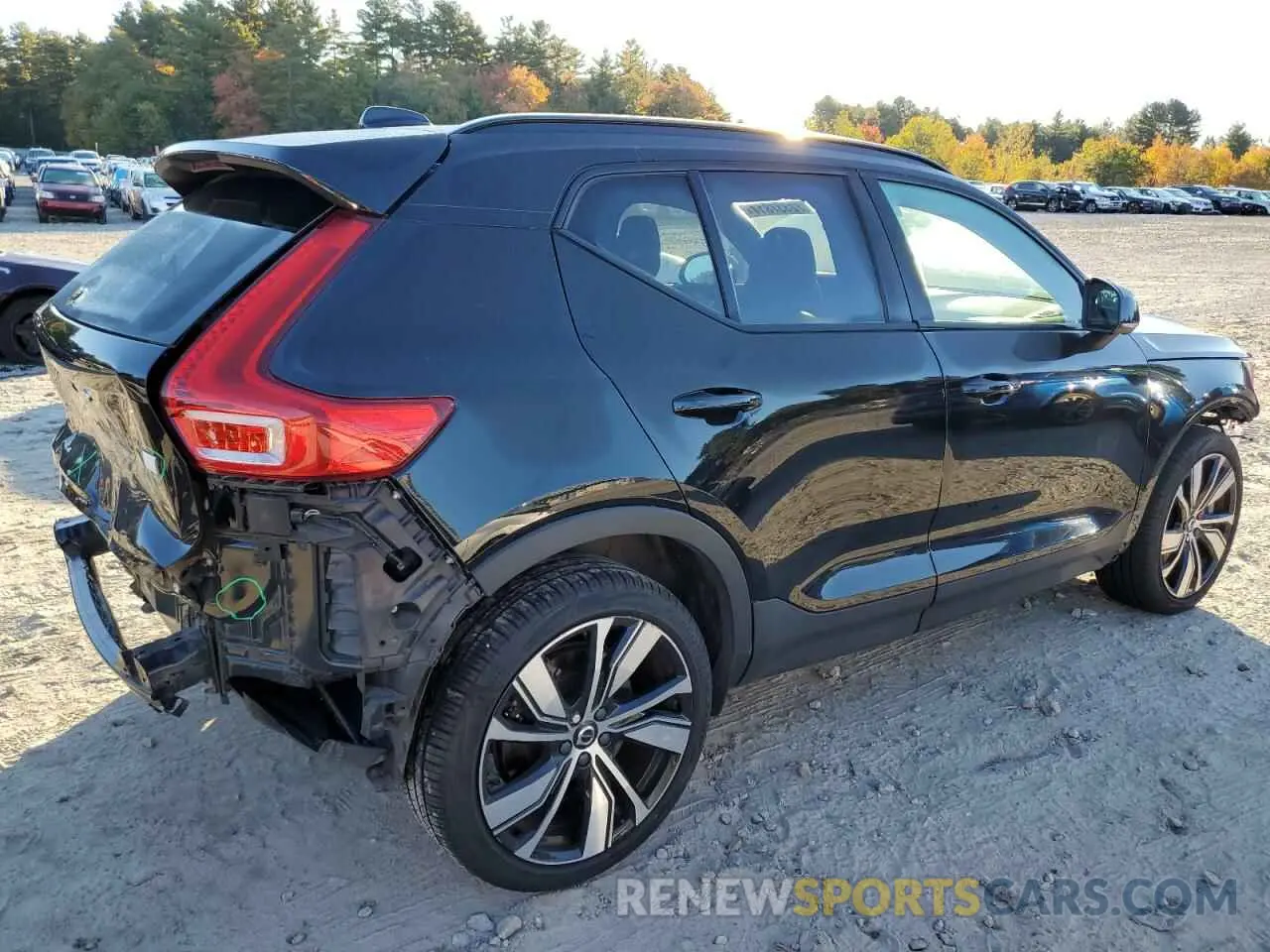 3 Photograph of a damaged car YV4ED3UR5M2558048 VOLVO XC40 2021