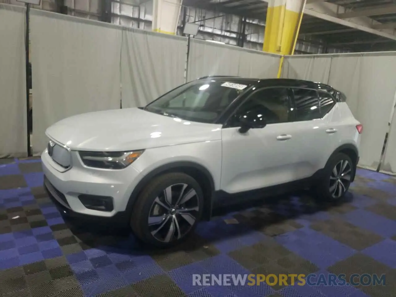 1 Photograph of a damaged car YV4ED3UR6M2451820 VOLVO XC40 2021