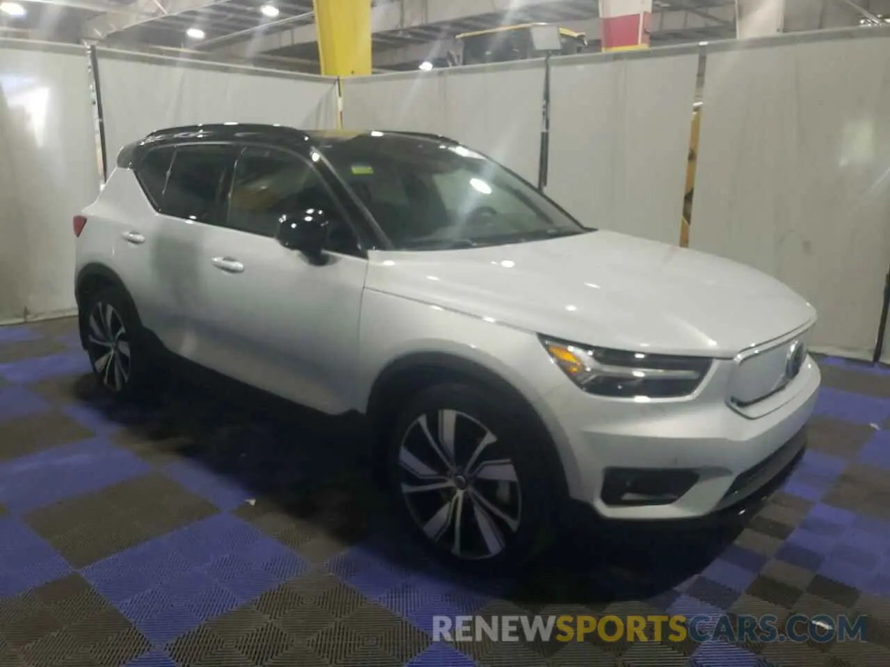 4 Photograph of a damaged car YV4ED3UR6M2451820 VOLVO XC40 2021