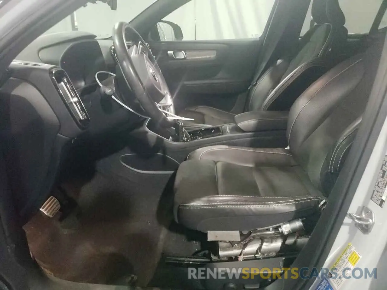 7 Photograph of a damaged car YV4ED3UR6M2451820 VOLVO XC40 2021
