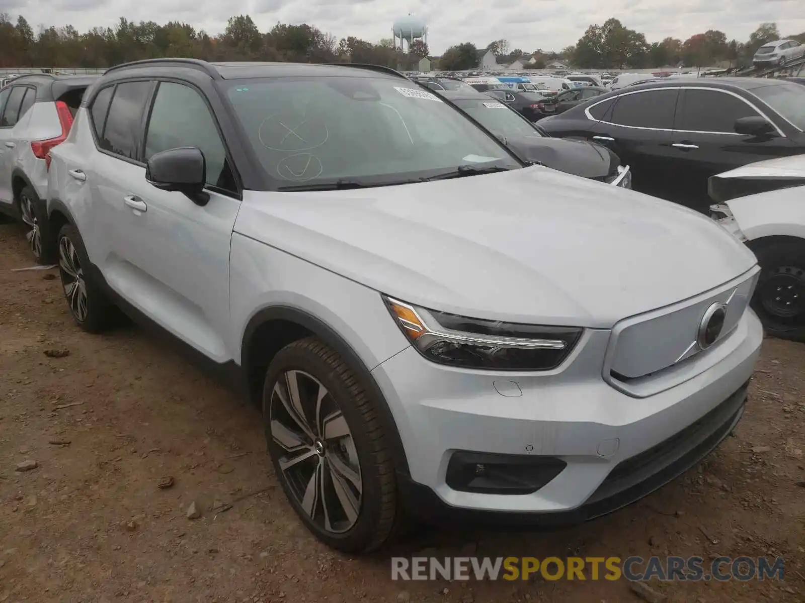 1 Photograph of a damaged car YV4ED3UR8M2439474 VOLVO XC40 2021