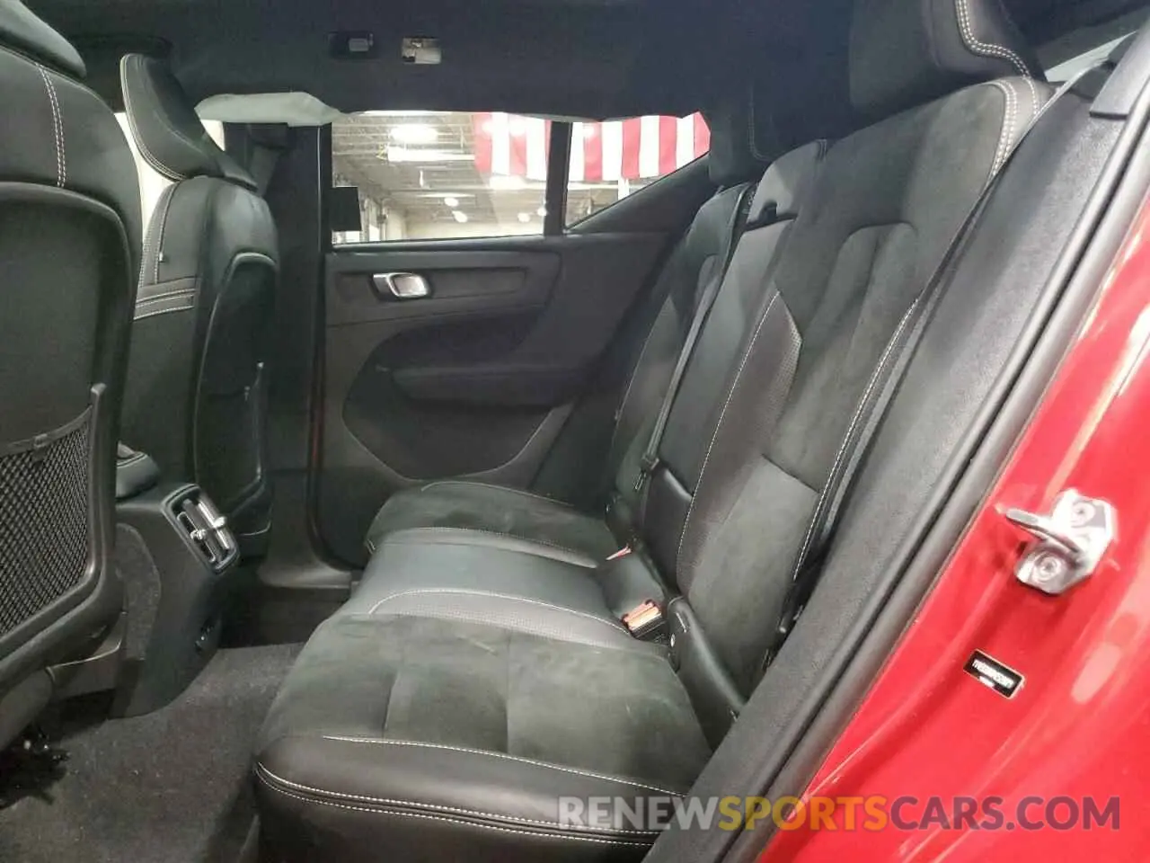 11 Photograph of a damaged car YV4ED3UR8M2529871 VOLVO XC40 2021