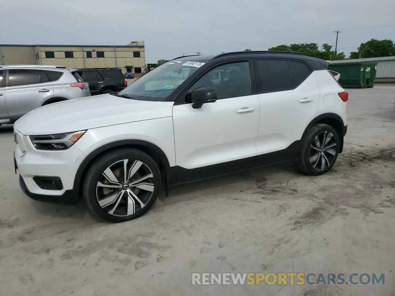 1 Photograph of a damaged car YV4ED3UR8M2611762 VOLVO XC40 2021