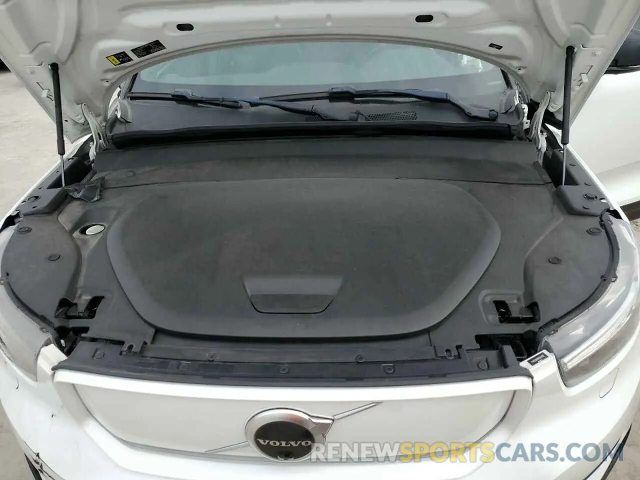 12 Photograph of a damaged car YV4ED3UR8M2611762 VOLVO XC40 2021