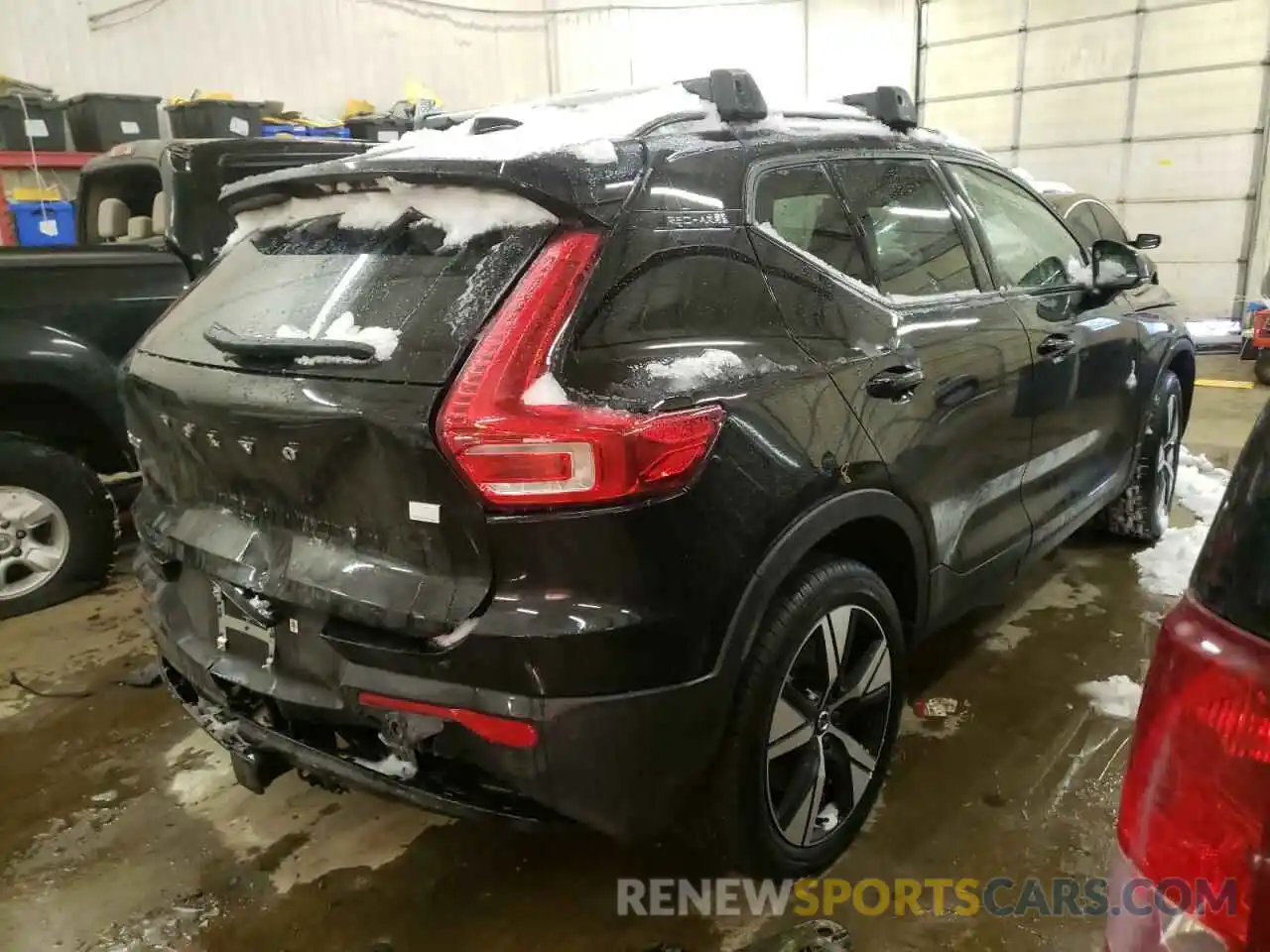 4 Photograph of a damaged car YV4ED3UR9M2521603 VOLVO XC40 2021