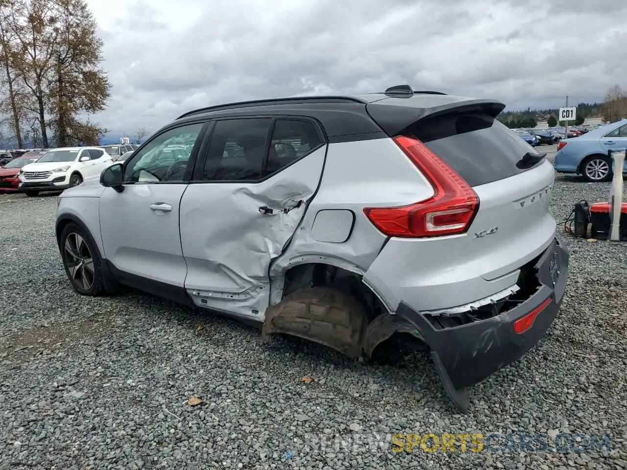 2 Photograph of a damaged car YV4ED3URXM2554318 VOLVO XC40 2021