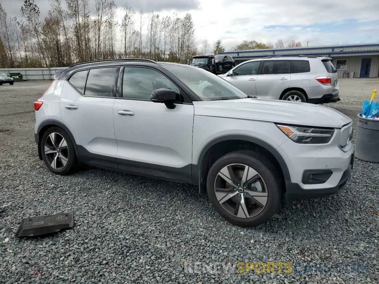 4 Photograph of a damaged car YV4ED3URXM2554318 VOLVO XC40 2021