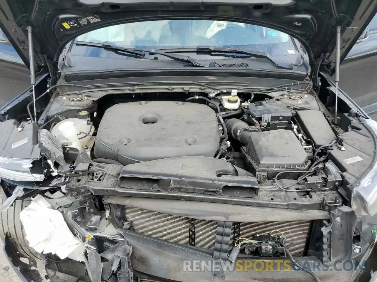 12 Photograph of a damaged car YV4162UK1N2743821 VOLVO XC40 2022