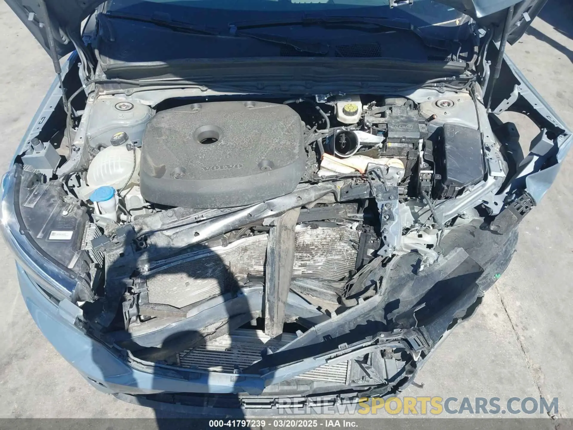 10 Photograph of a damaged car YV4162UK1N2785311 VOLVO XC40 2022