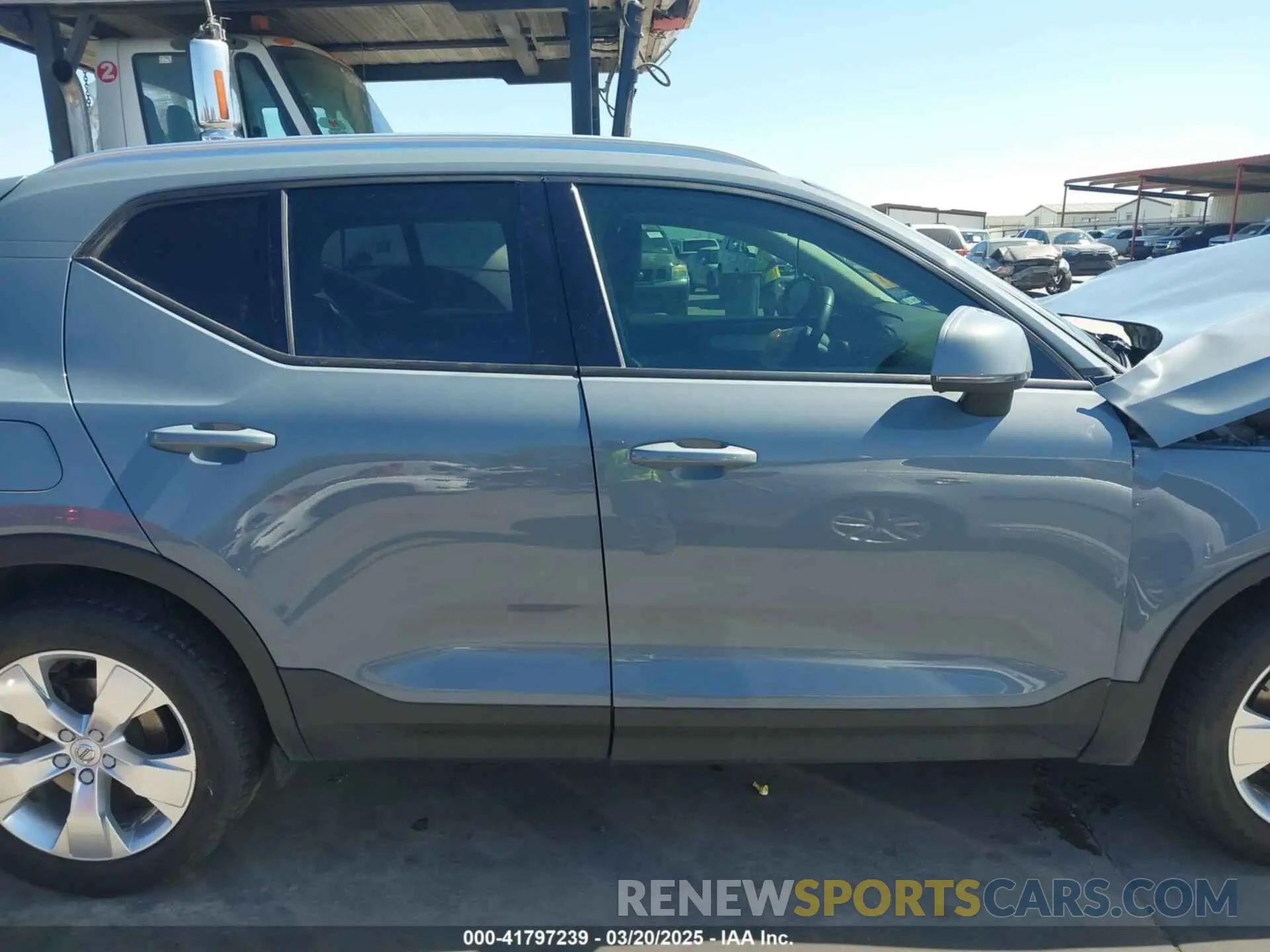 14 Photograph of a damaged car YV4162UK1N2785311 VOLVO XC40 2022