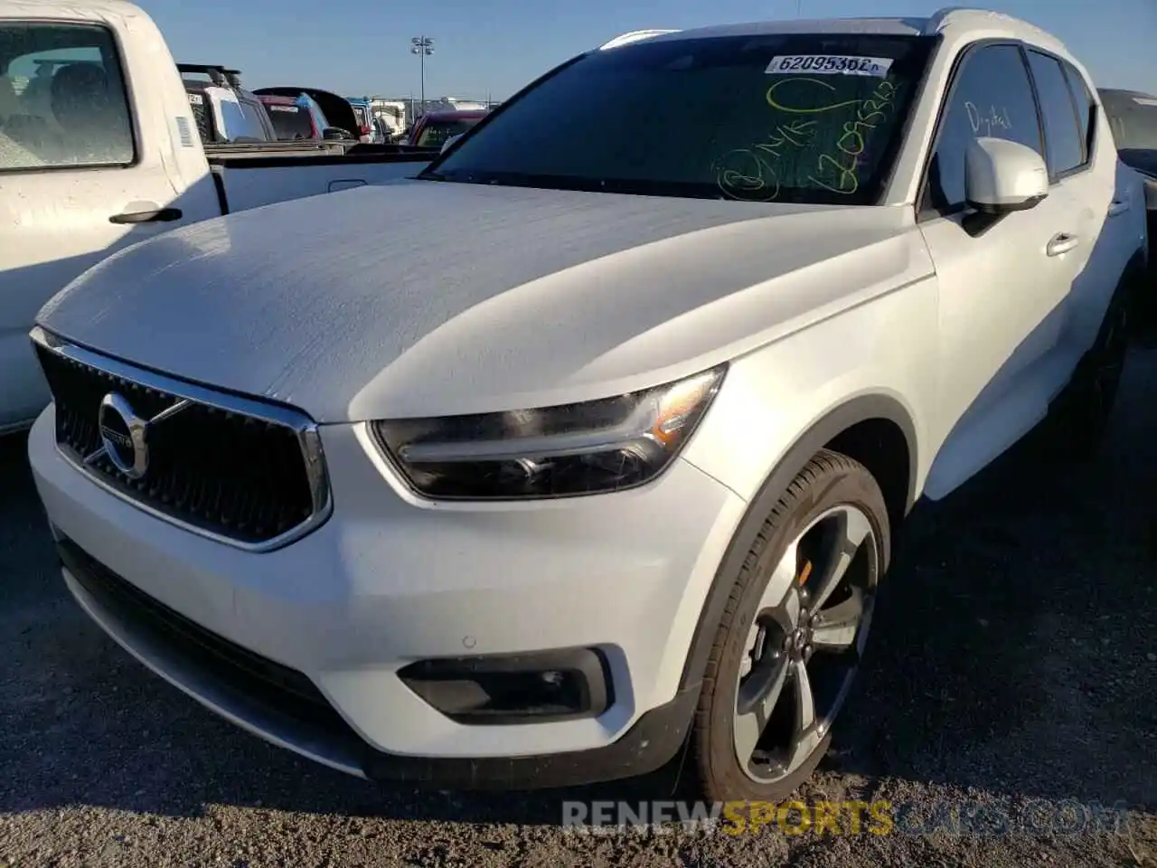 2 Photograph of a damaged car YV4162UK3N2780515 VOLVO XC40 2022