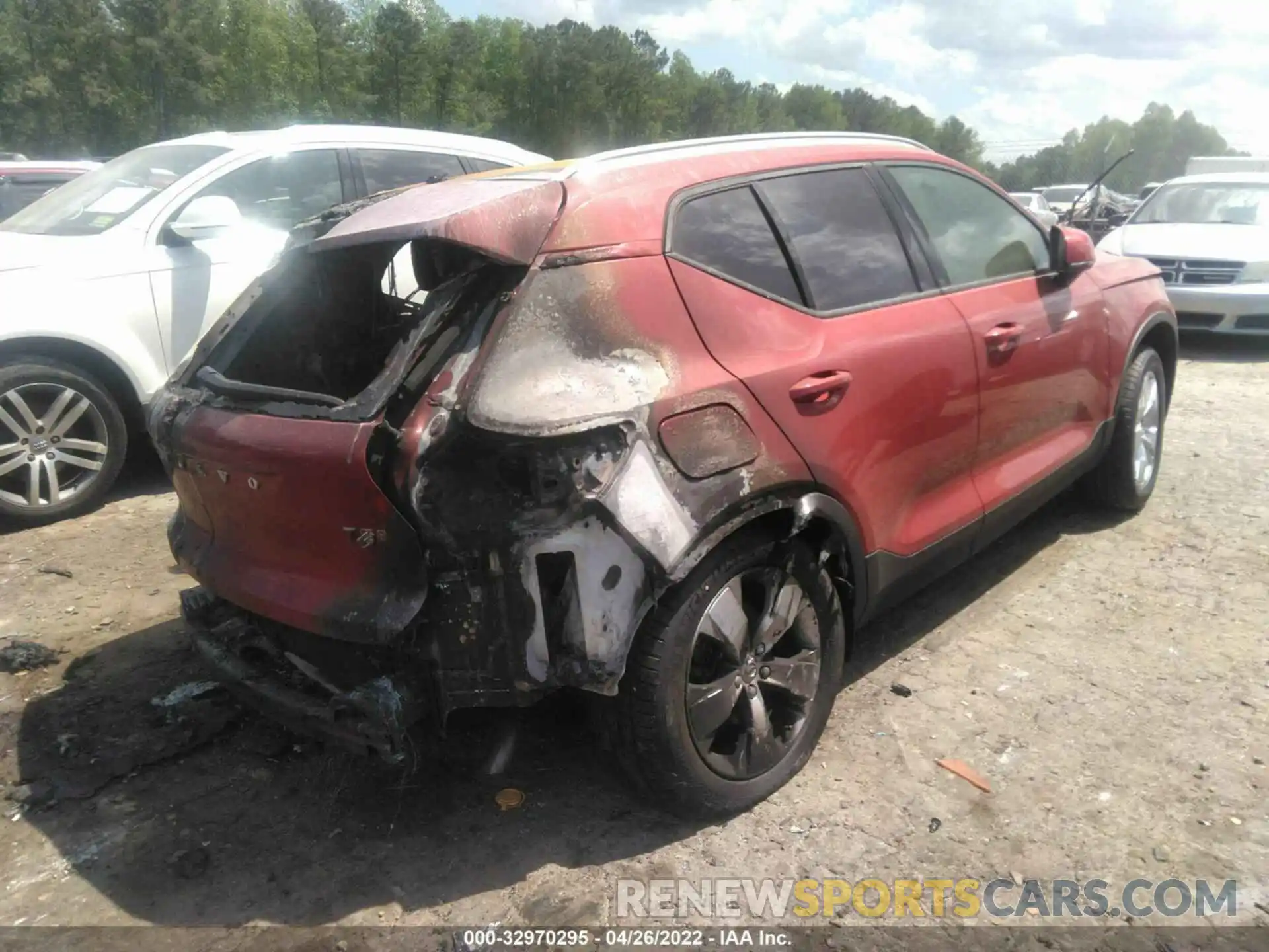 4 Photograph of a damaged car YV4162UK5N2747158 VOLVO XC40 2022