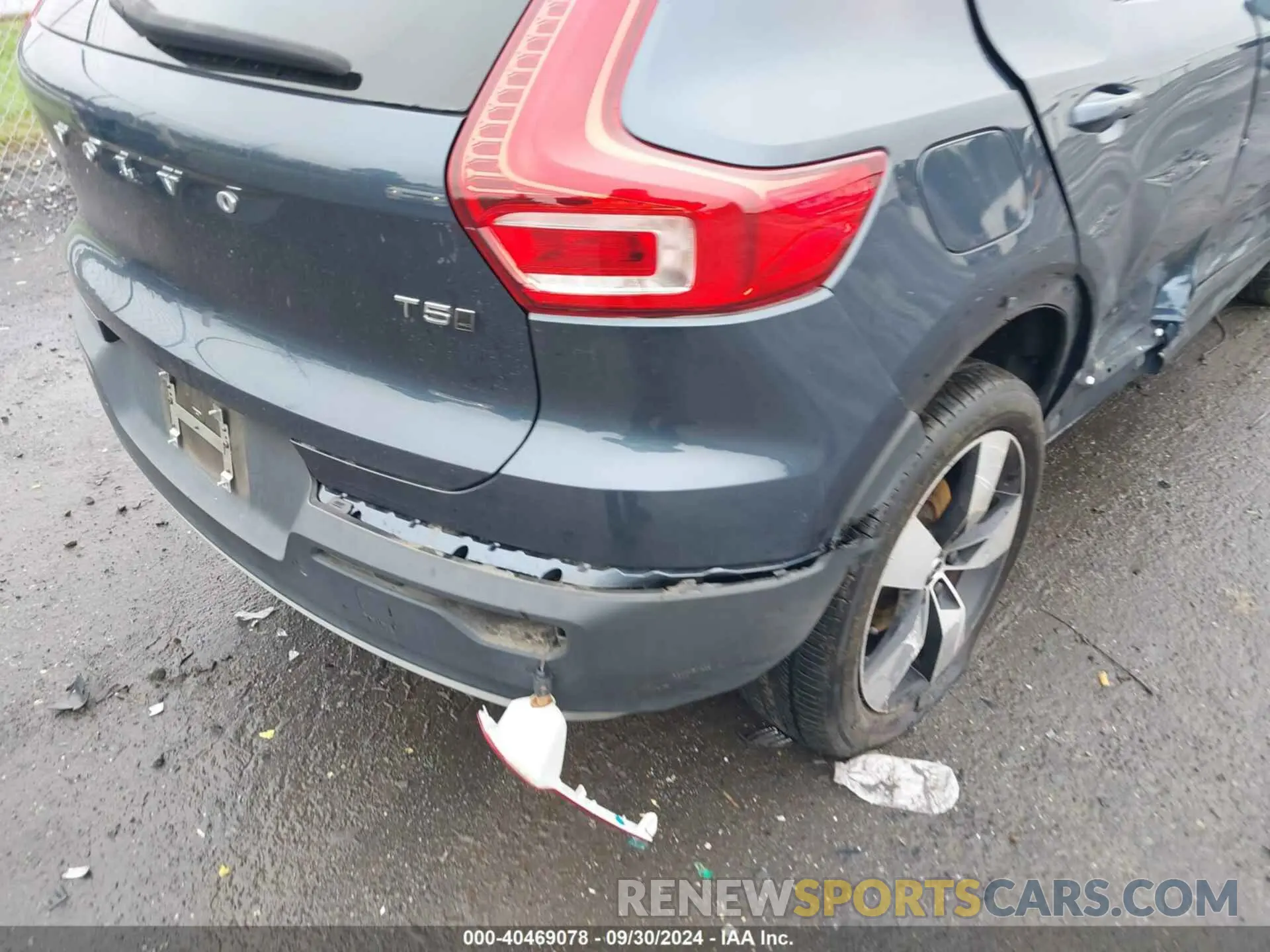 6 Photograph of a damaged car YV4162UK6N2699394 VOLVO XC40 2022