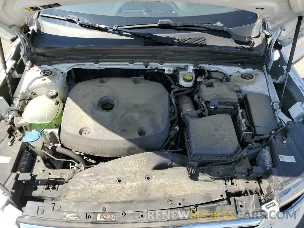 12 Photograph of a damaged car YV4162UK6N2768391 VOLVO XC40 2022