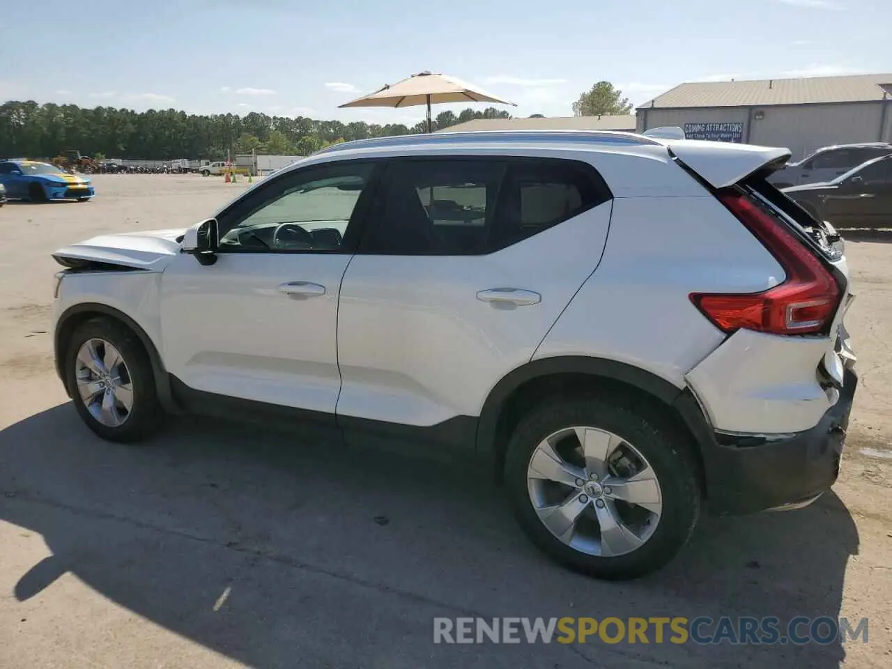 2 Photograph of a damaged car YV4162UK6N2768391 VOLVO XC40 2022