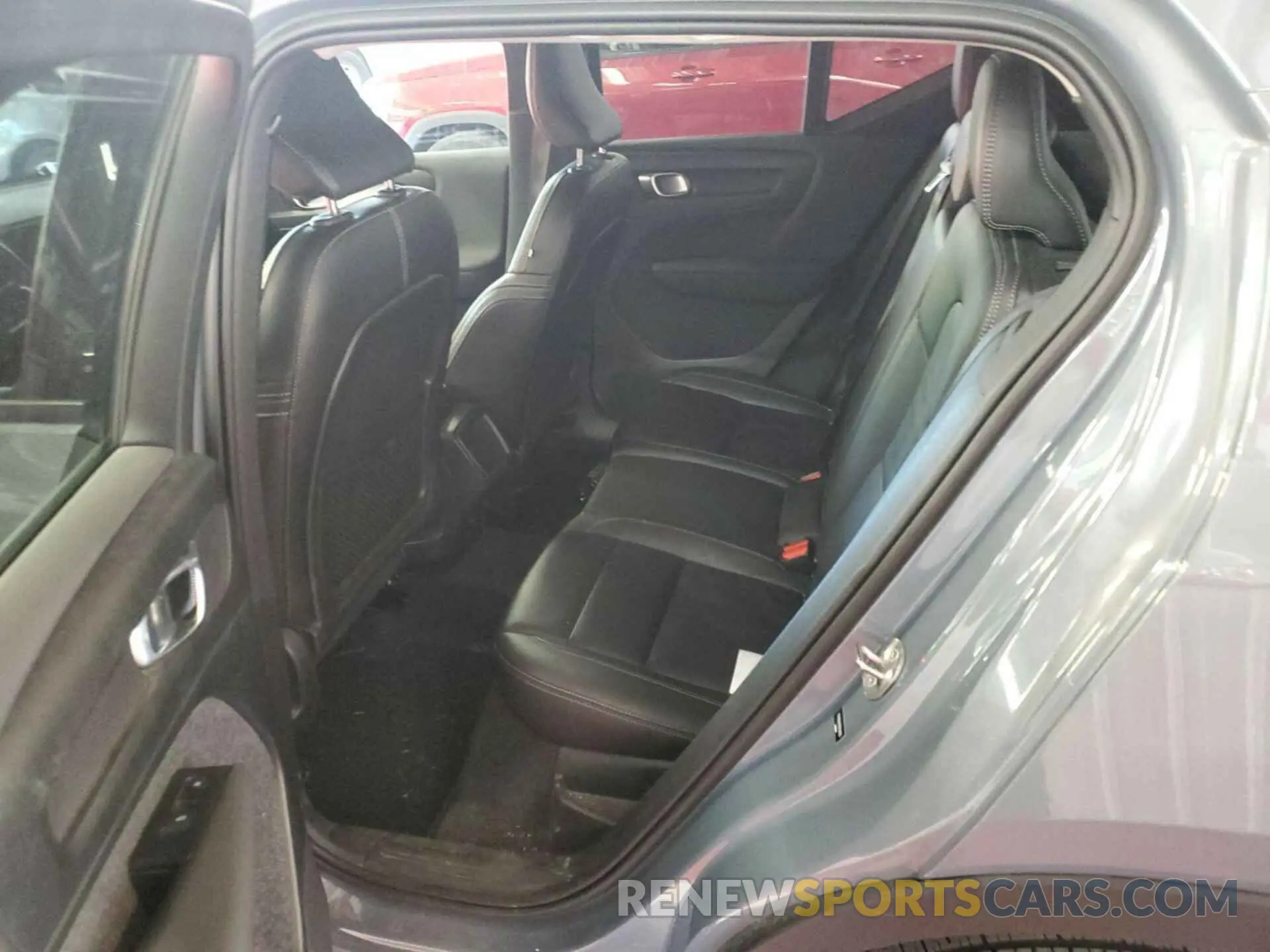 3 Photograph of a damaged car YV4162UK7N2764639 VOLVO XC40 2022