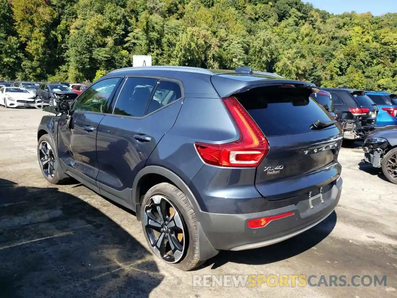 3 Photograph of a damaged car YV4162UK9N2664834 VOLVO XC40 2022