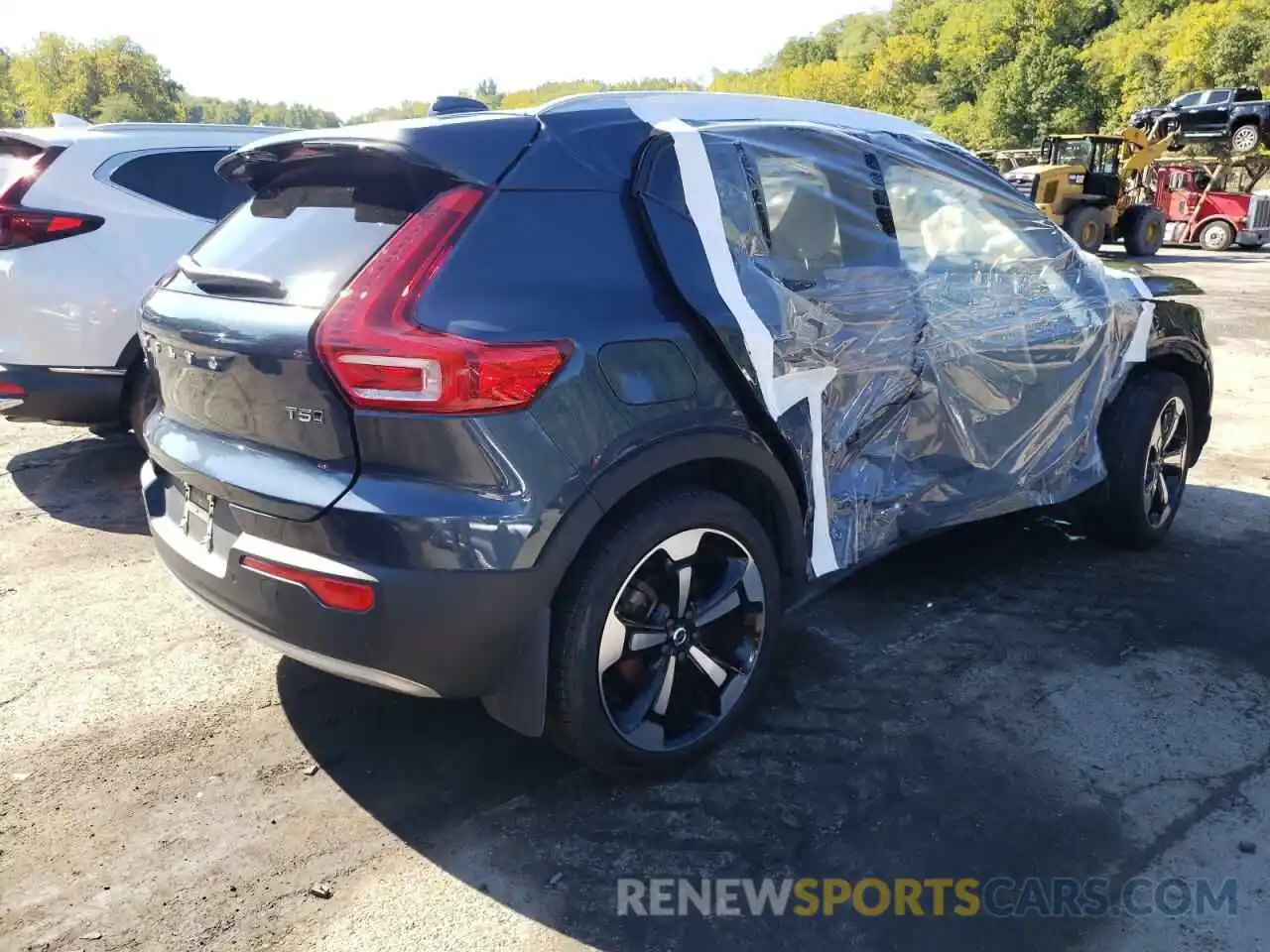 4 Photograph of a damaged car YV4162UK9N2664834 VOLVO XC40 2022