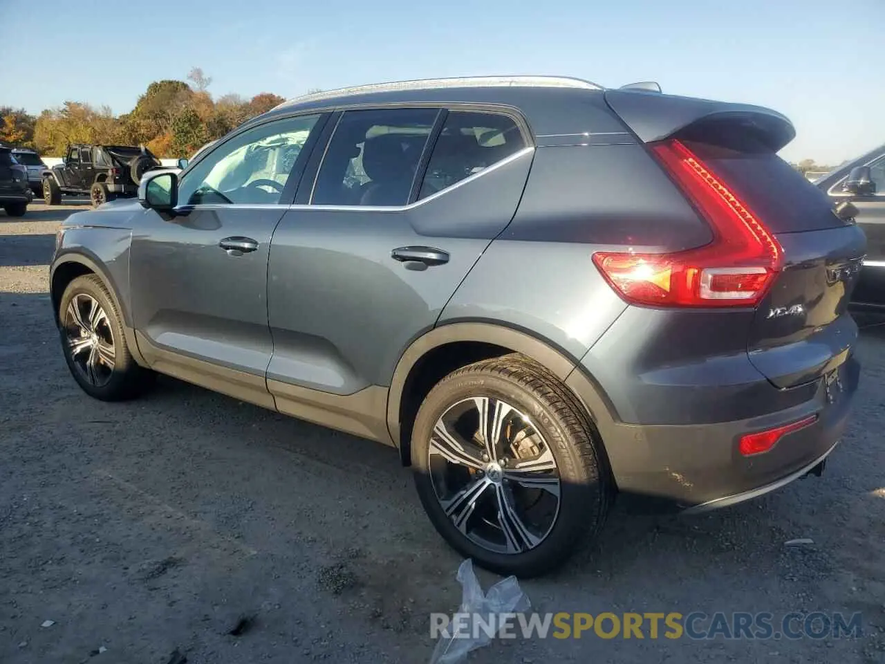 2 Photograph of a damaged car YV4162UL0N2733631 VOLVO XC40 2022
