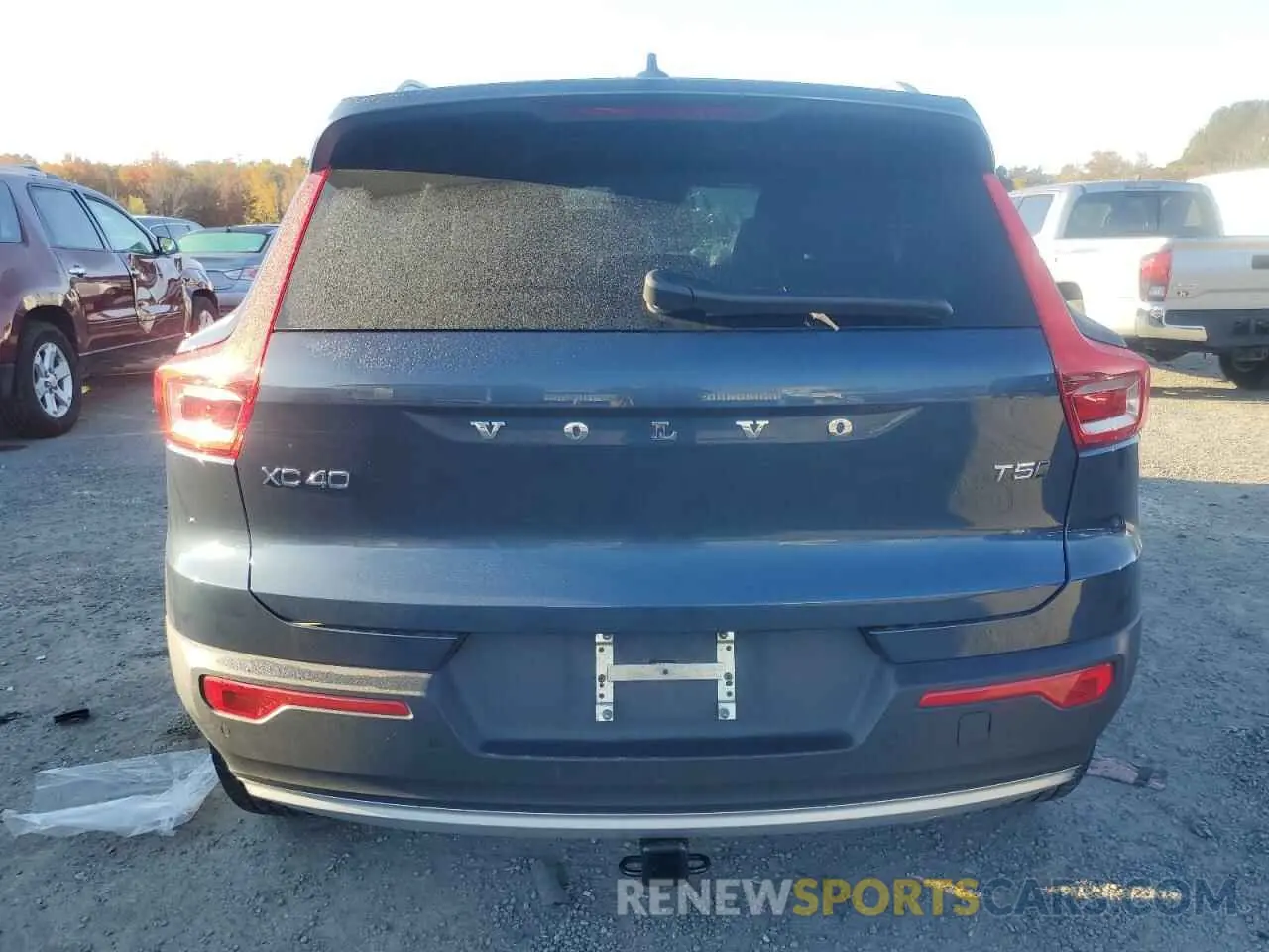 6 Photograph of a damaged car YV4162UL0N2733631 VOLVO XC40 2022