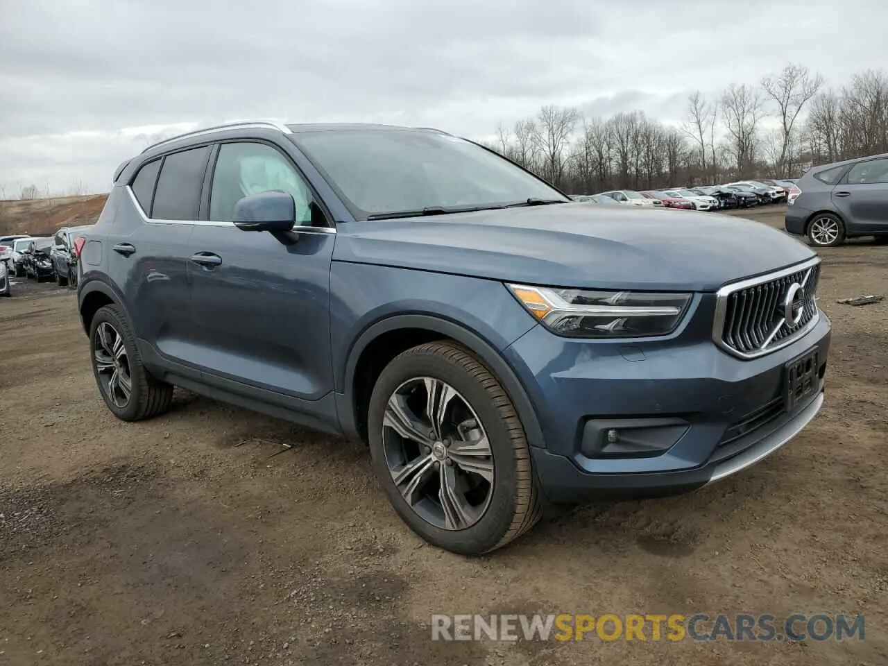 4 Photograph of a damaged car YV4162UL3N2646788 VOLVO XC40 2022