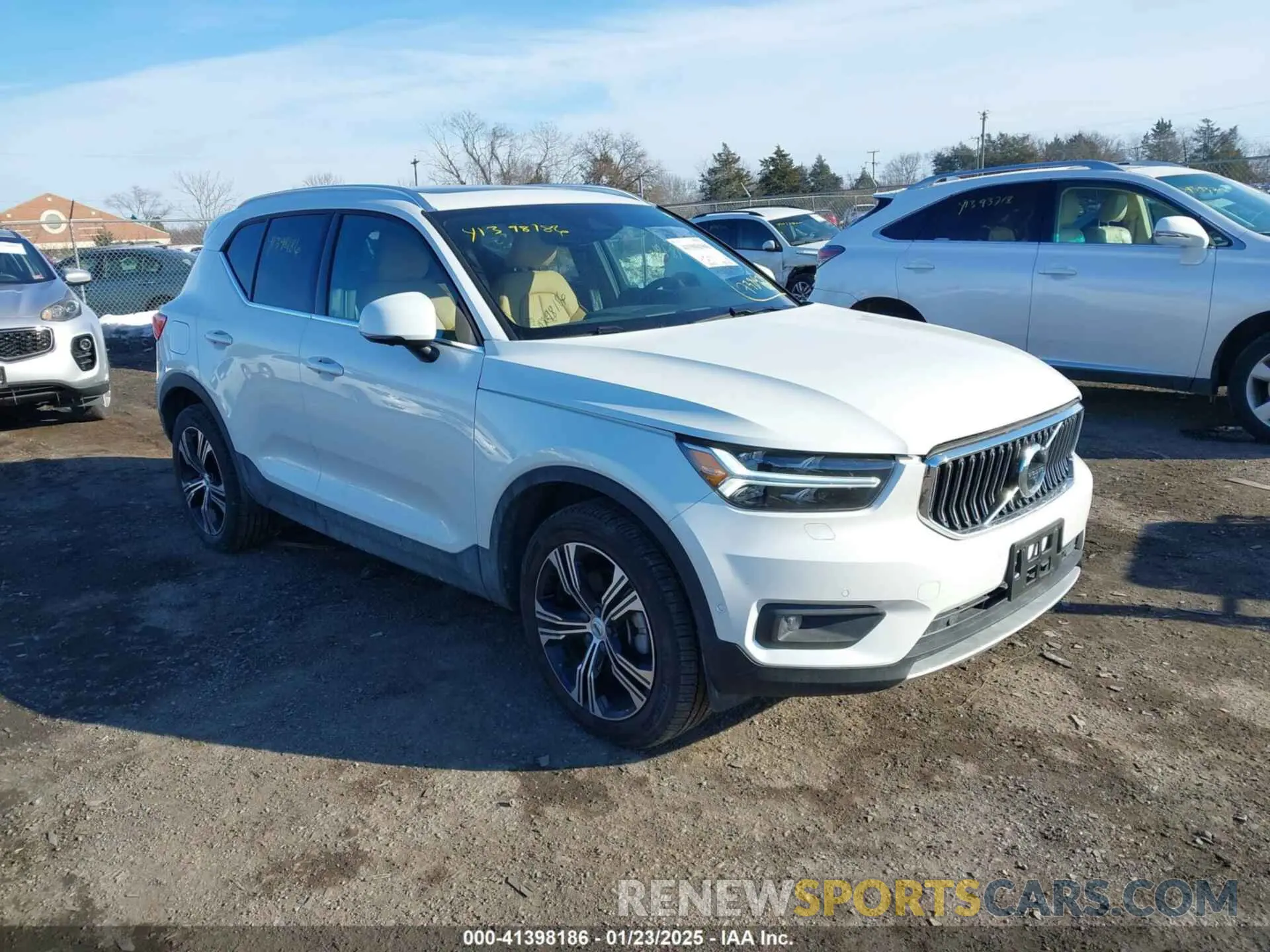 1 Photograph of a damaged car YV4162UL7N2738924 VOLVO XC40 2022